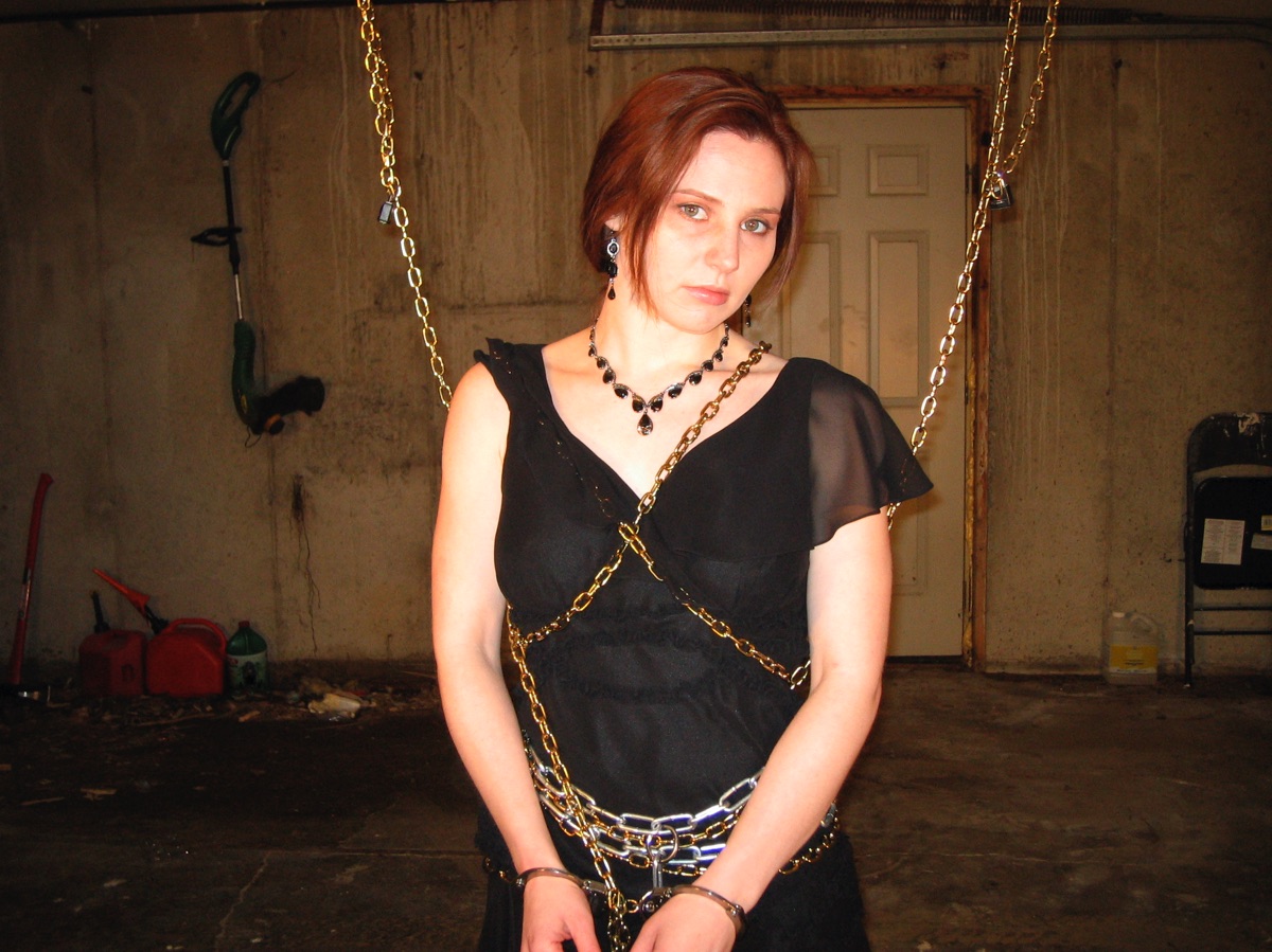 jayne_in_chains_thumb.jpg